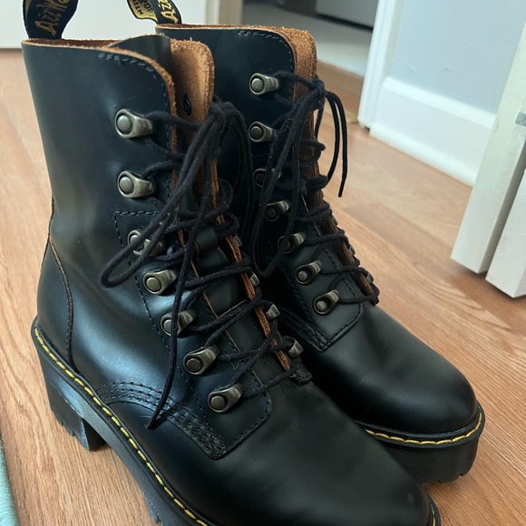 DR. MARTENS - LEONA WOMEN'S VINTAGE SMOOTH LEATHER HEELED BOOTS- Black size 7 - Picture 7 of 9